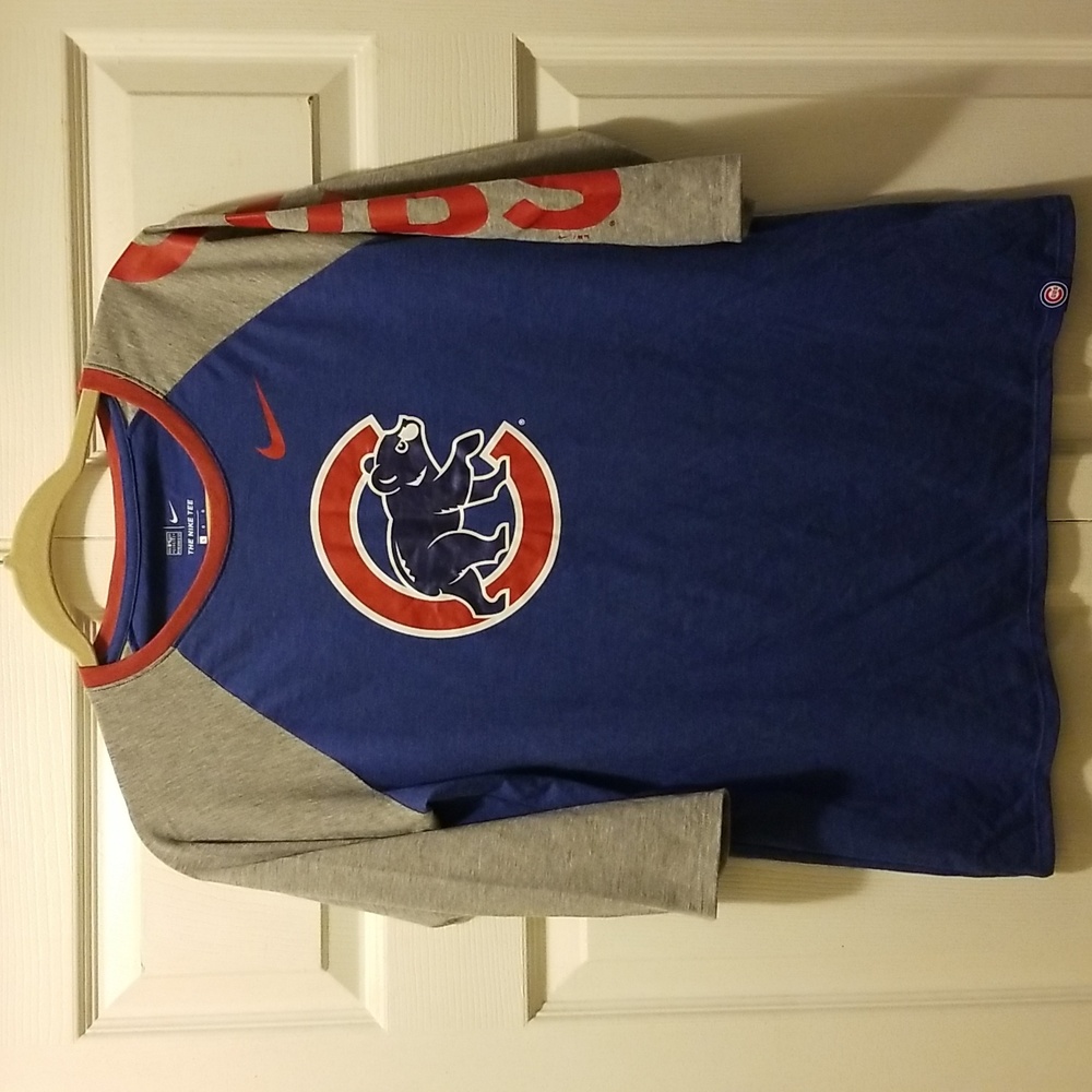 Genuine Merchandise: The Nike Tee, Chicago Cubs, 3/4 sleeve t-shirt, Large